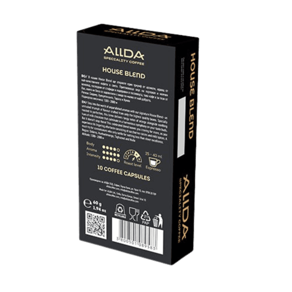 Кутия с кафе капсули ALLDA Specialty Coffee HOUSE BLEND 100% Арабика, съвместими със система Nespresso, 10 броя. Отличава се с богатия аромат, който обожавате. Включва продуктови детайли и QR код на Outin върху опаковката за лесен достъп до ексклузивно съдържание.